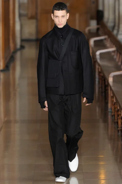 Look 18